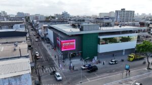 Com cores, brilho e preço baixo, Carnaval 2026 impulsiona compras no atacado no Estação Fashion