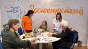 Na medida que a população envelhece, jogos de tabuleiro e exercícios cerebrais contribuem para inibir o declínio da memória