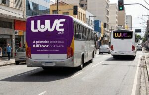 Luve.ads relança promoção que une Backbus e Busdoor e amplia impacto da mídia ônibus em Fortaleza