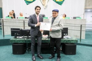 Com trajetória de cinco décadas no setor da beleza, Associação dos Cabeleireiros do Estado do Ceará é homenageada na ALECE