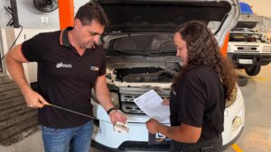 Com a venda de usados em alta no país, mecânico de confiança é peça fundamental para saber o histórico do veículo