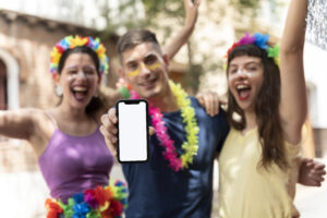 Carnaval seguro: cuidados essenciais para proteger seu celular durante a folia