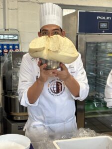 Cearense Brunno Malheiros quebra barreiras, mais uma vez, e coloca o Brasil no mapa internacional do panettone