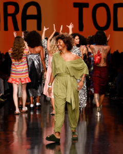 Silvania de Deus reabre as portas da Casa Iracemar e lança coleção PARATODES