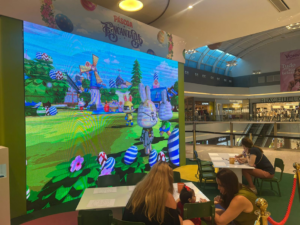 Shoppings RioMar em Fortaleza celebram a Páscoa com programação que inclui interações digitais e o tradicional encontro com coelhinho