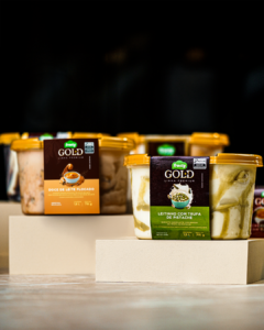 Frosty amplia Linha Gold com sabores doce de leite flocado e leitinho com trufa de pistache
