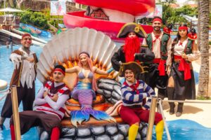Kapo e Beach Park celebram retorno da marca ao parque aquático com ativações na Ilha do Tesouro