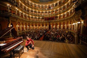 Rock ao Piano traz especial Pink Floyd ao Teatro Celina Queiroz em Fortaleza