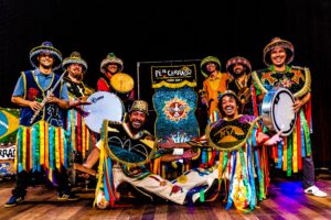 Neste sábado (02): grupo brasiliense Pé de Cerrado recebe o cearense Dona Zefinha em show gratuito no Anfiteatro do Dragão do Mar