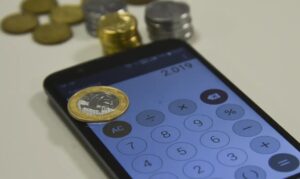 Queda da Selic melhora cenário para o mercado imobiliário, mas efeitos no crédito seguem graduais
