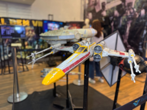 Exposição Star Wars reúne games, coleção de bonecos e loja temática no RioMar Kennedy até o dia 10 de abril
