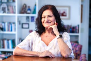 Dragão do Mar e Bece lançam Biografia de Dercy Gonçalves no programa Margem da Palavra