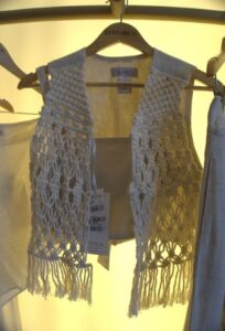 Moda artesanal ganha força no Ceará com peças feitas à mão da Feitio & Co