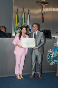 Movimento Conexão Real, idealizado por Vivi Almada, recebe homenagem na Câmara Municipal de Fortaleza por impacto entre mulheres