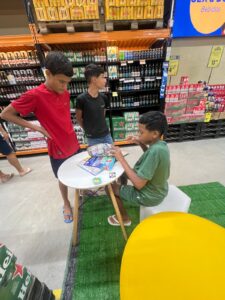 Grupo Lagoa promove encontros para troca de figurinhas do álbum da Copa em lojas de Fortaleza e interior do Ceará