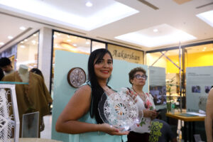 Render-CE destaca a renda tenerife em exposição e desfile no Iguatemi