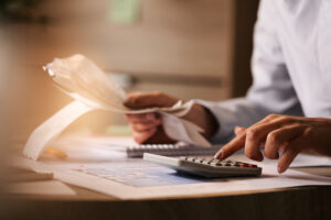Inadimplência cresce 6,7% no Ceará, enquanto inflação acelera e comércio mantém desempenho positivo