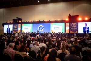 Palestras dos cientistas políticos Fernando Meireles e Marcos Troyjo são destaques do segundo dia do 14º Seminário de Gestores Públicos – Prefeitos 2026