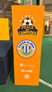 Praça dos Campeões no Iguatemi Bosque transforma paixão pelo futebol em solidariedade com campanha de arrecadação de camisas