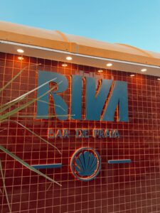 Riva Bar de Praia será inaugurado na Beira-Mar de Fortaleza com proposta que une gastronomia, música e experiência à beira-mar