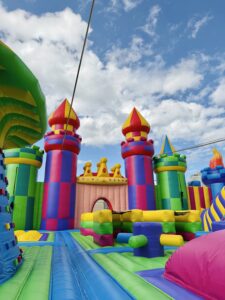 Iguatemi Bosque recebe “Jump Around”, o maior castelo inflável da América Latina e abre programação para as férias de julho