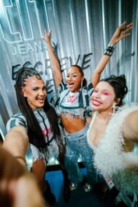 TLF Jeans transformou folia em experiência e conteúdo no Camarote Mucuripe durante o Fortal 2026