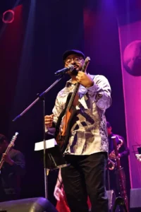 Mauro Tergal apresenta em Fortaleza o espetáculo “Luzes do Capibaribe”, uma celebração da alma recifense