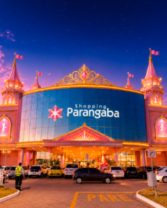 Paradinha Encantada das Princesas leva magia aos corredores do Shopping Parangaba
