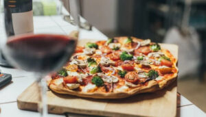 Dia da pizza: Pão de Açúcar e Extra Mercado contam com ampla variedade de sabores para os clientes celebrarem