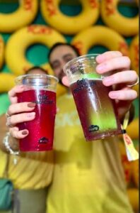 Frosty refresca foliões e reforça presença no Camarote Skol durante o Fortal 2026