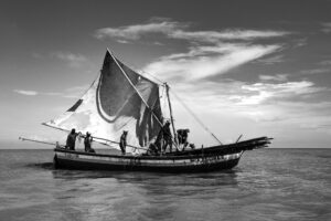 Vaqueiros do Mar: exposição registra tradição centenária dos currais de pesca de Bitupitá