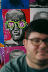 Exposição “Janelas Estranhas”, do pintor Arthur Câmara, encerra com performance sonora e pintura ao vivo