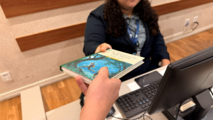 Campanha de doação de livros entra na reta final nos shoppings RioMar em Fortaleza