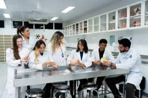 Curso de Terapia Ocupacional promove ação voltada à saúde cognitiva  no RioMar Kennedy
