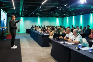 Mercado de celulares movimenta cadeia de negócios e reúne mais de 400 profissionais em Fortaleza