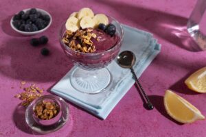 Frosty celebra o Dia do Açaí com semana de descontos e opções que variam entre versões tradicional e zero açúcar