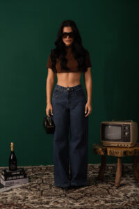 TDBELLA Jeans revisita a história do denim em nova campanha e reforça identidade da marca no mercado nacional