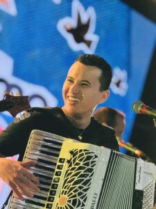 Nonato Lima embarca para sua 6ª turnê europeia e leva a música nordestina aos palcos internacionais