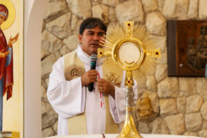 Comunidade Católica Shalom realiza Cerco de Jericó em preparação para a Festa dos Arcanjos