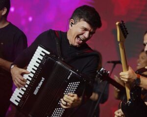 Waldonys apresenta espetáculo “Verso do Universo” neste sábado (26),  no Teatro Riomar Fortaleza