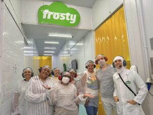 Dia do Sorvete ganha celebração especial com visita à fábrica da Frosty, marca cearense que já soma 36 anos de história
