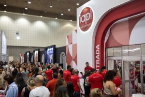 IAP Cosméticos se destaca na Feira da Beleza com estrutura de 2.000 m² e estreia em perfumaria