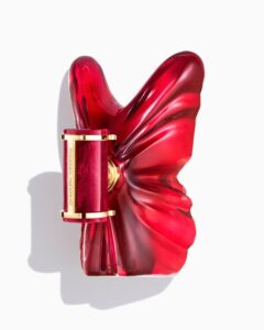Fortaleza recebe vestido original da campanha de La Bomba, de Carolina Herrera, com exclusividade na AmericaNews Beauty