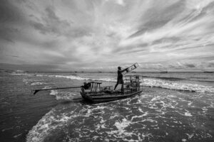 Projeto Manzuá realiza exposição e oficinas gratuitas em Icapuí  sobre o universo da pesca artesanal da lagosta
