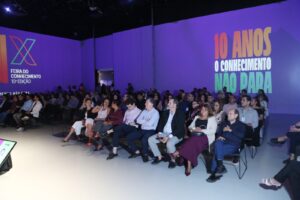 Feira do Conhecimento 2026 (FdCX) apresenta programação com nomes nacionais, experiências interativas e atrações para diferentes públicos